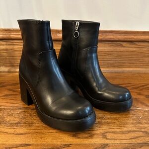 New w/o Tags- Dirty Laundry Groovy - Black Ankle Boots